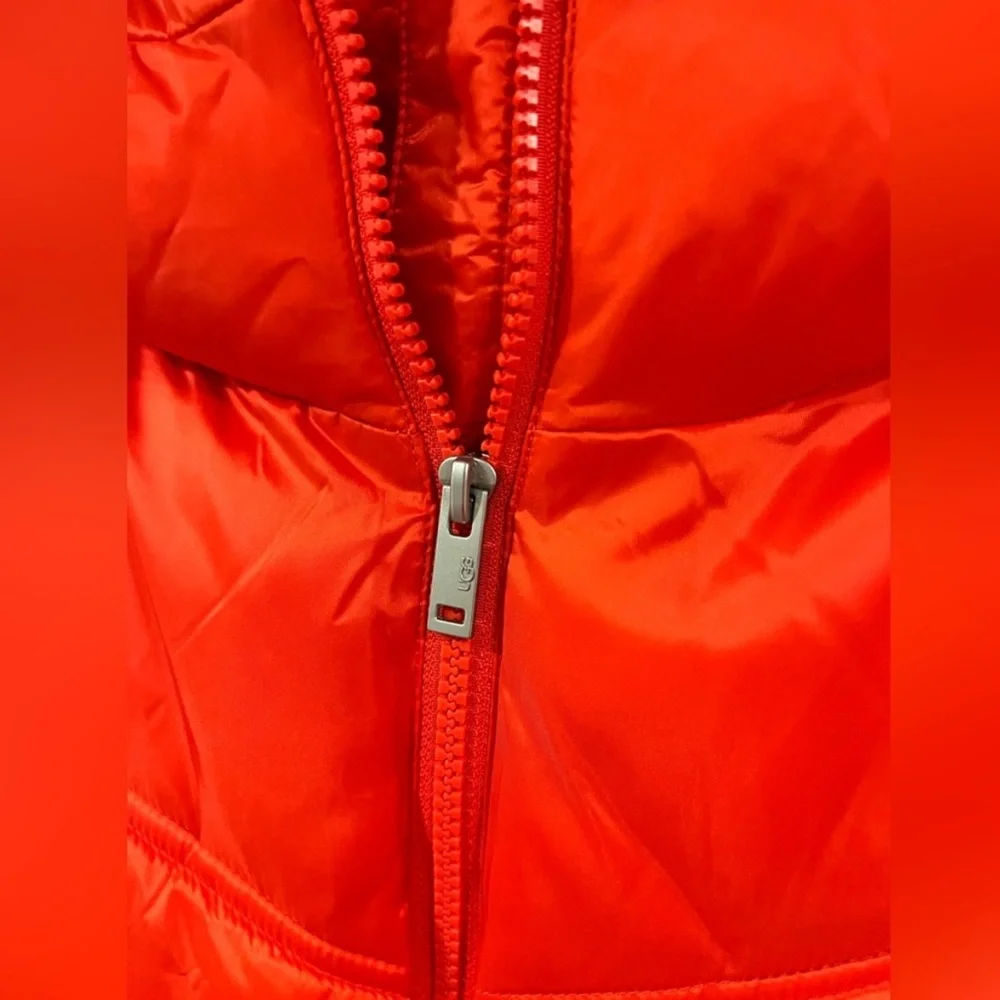 NWT Ugg Ronny cropped red puffer coat - Picture 3 of 4